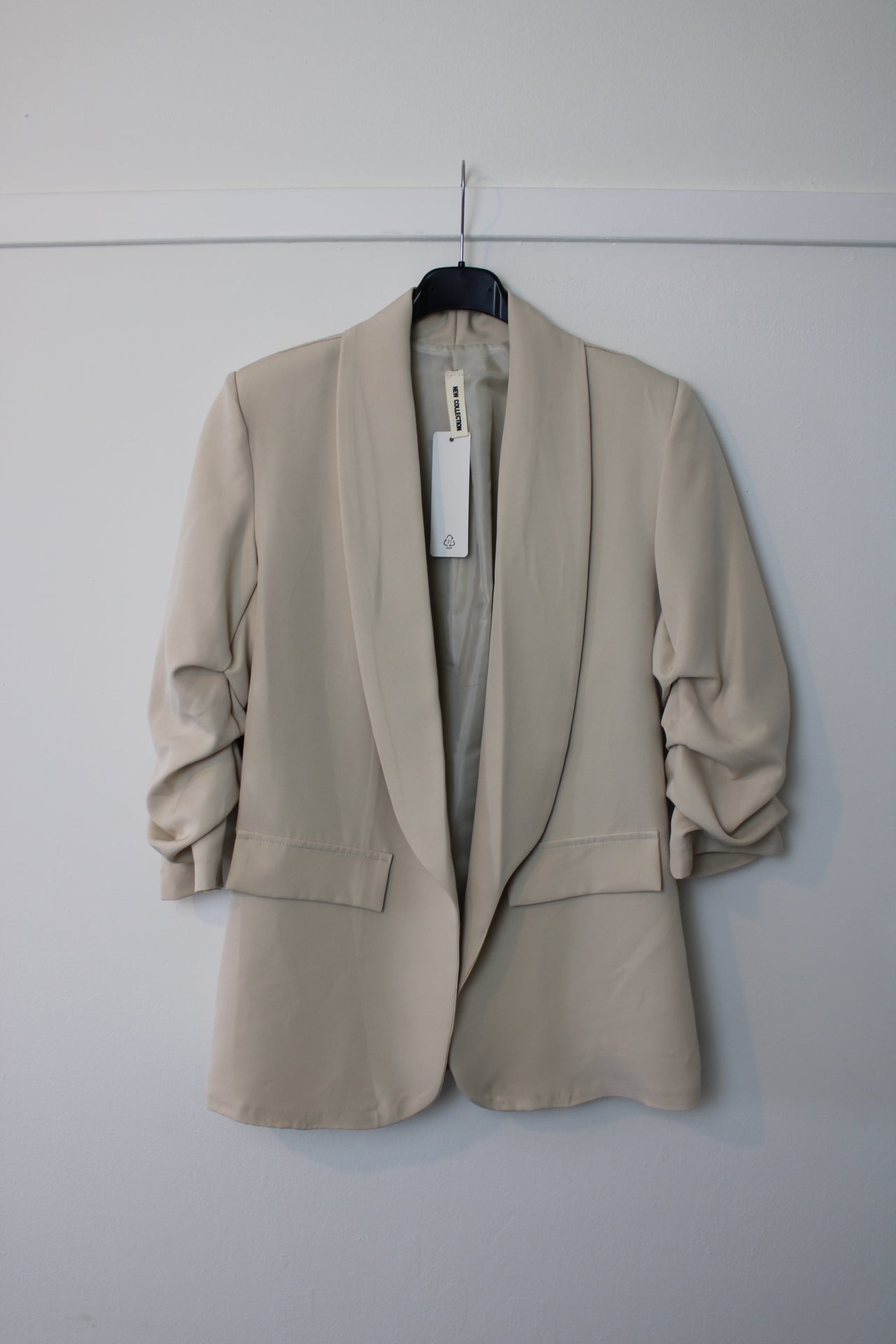 Beige Blazer Met Plooimauw