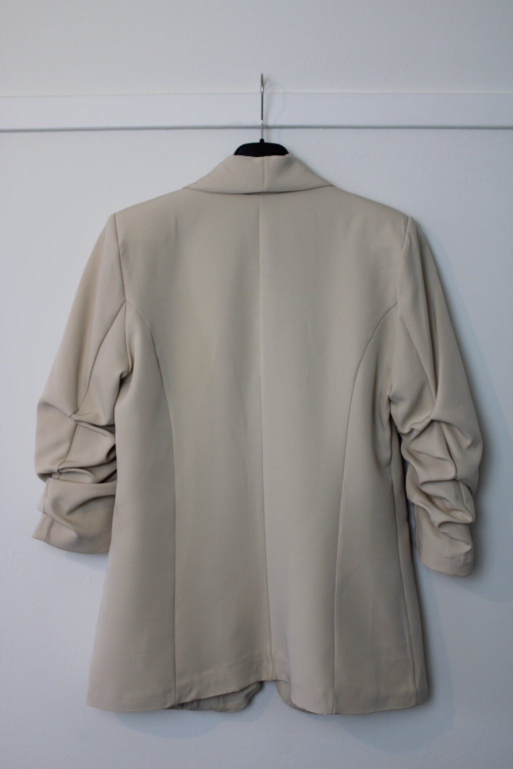 Beige Blazer Met Plooimauw