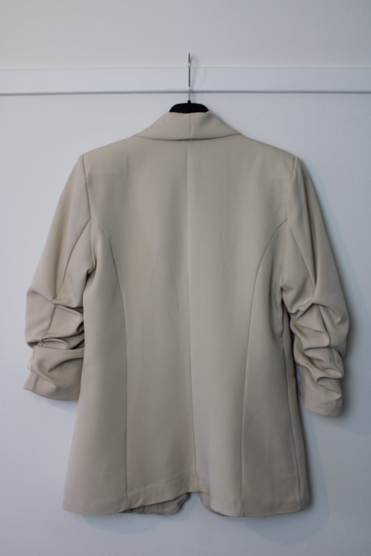 Beige Blazer Met Plooimauw